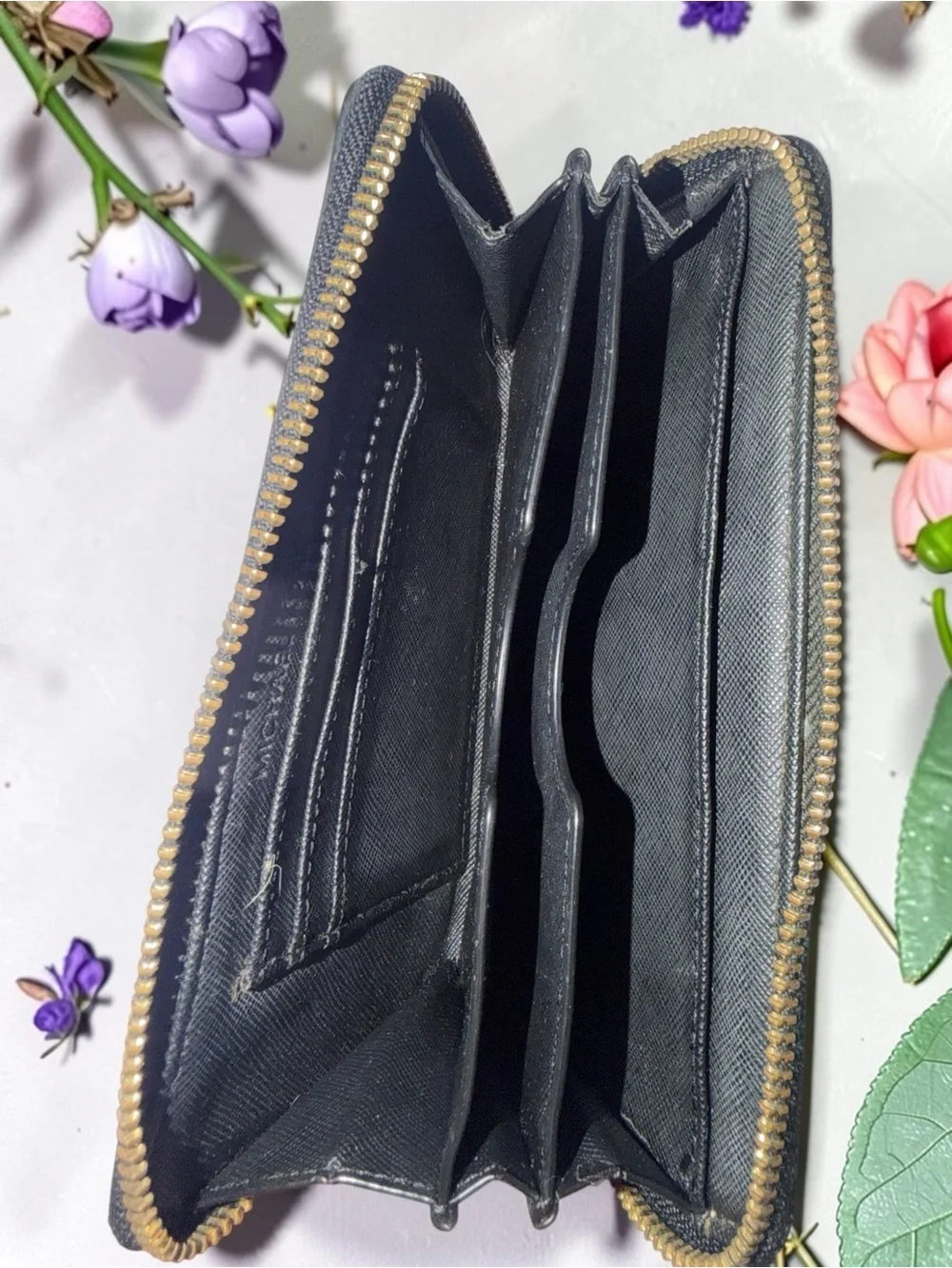 MICHAEL KORS BLACK PATENT MONOGRAM ZIP AROUND WALLET GOLD TONE